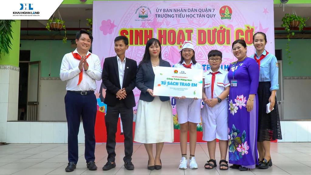 TẶNG EM TRANG SÁCH ƯỚC MƠ, MONG EM TRỌN VẸN TUỔI THƠ DIỆU KỲ